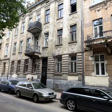 Юліана Опільського вул., 3