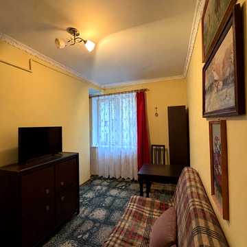 Генерала Олександра Грекова вул., 8
