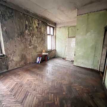 Театральна вул., 26