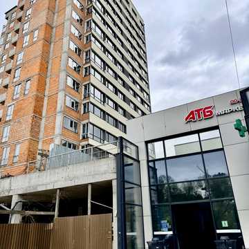 Очеретяна вул., 31