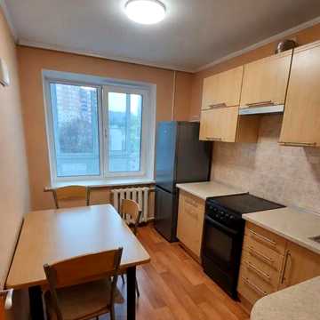 Олександра Поля вул., 1/9