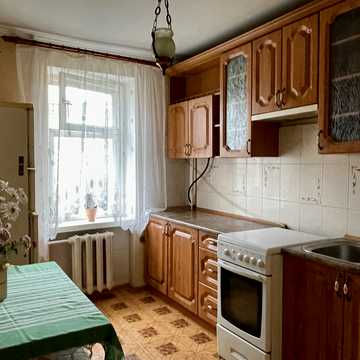 Кравчука вул., 10