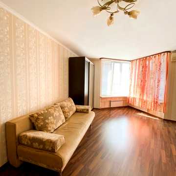 Срібнокільська вул., 20
