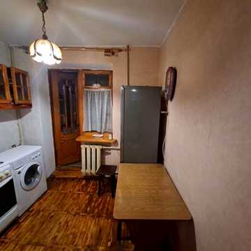Івана Франка пров., 39