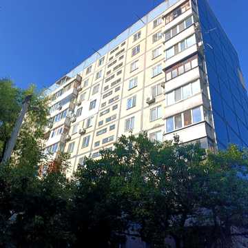 Янтарна вул., 44