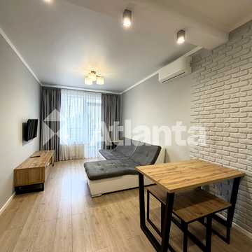 Літературна вул., 8