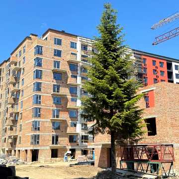 Степана Бандери вул., (Будинок 2)