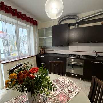 Роксоляни вул., 81