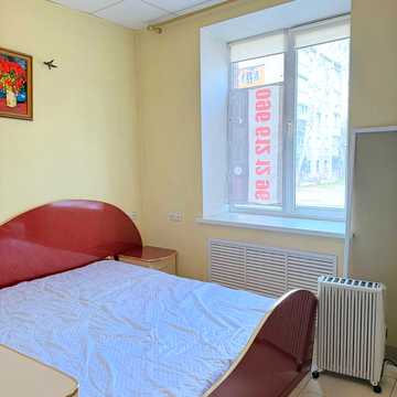 Героїв Майдану вул. (Театральна), 42/1