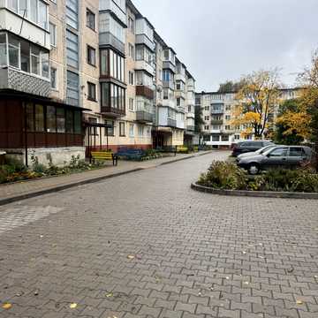 Лесі Українки вул., 35