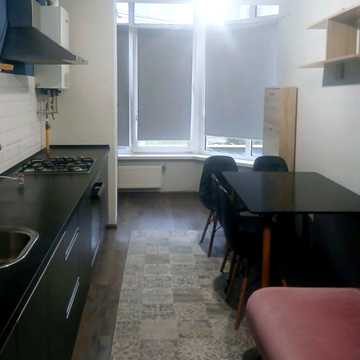 Тарасівська вул., 5