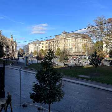 Свободи просп. (), 31