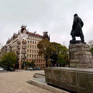 Троїцька вул., 5