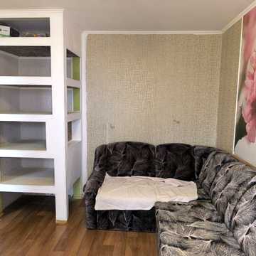 Електровозна вул., 17