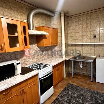 Героїв просп., 10
