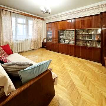 Гната Хоткевича вул., 83