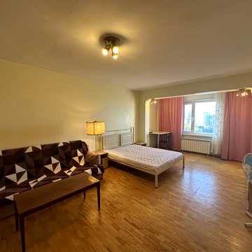 Миколи Бажана просп., 36