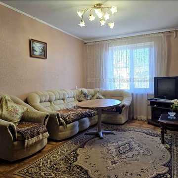 Космонавтів вул., 92