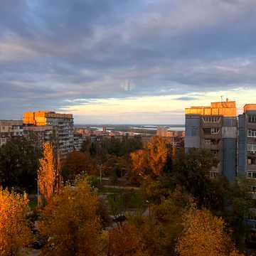 Космічна вул., 19