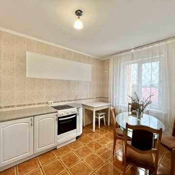 Дарницький бульв., 8