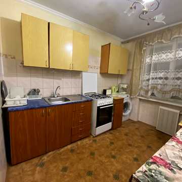 Євгена Патона вул., 19