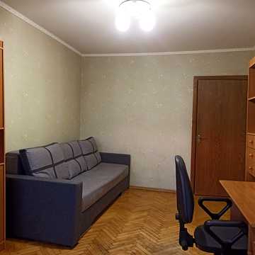 Мілютенка вул., 11