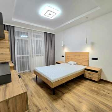 Бережанська вул., 18