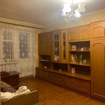 Космонавтів вул., 31/3