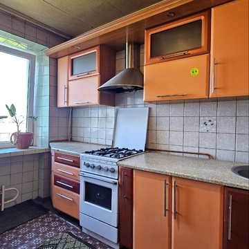 Кам'янецька вул., 16