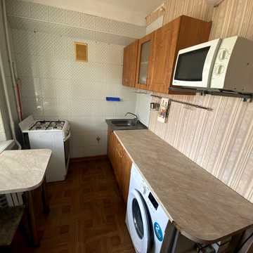 Йорданська вул. (Лайоша Гавро), 18