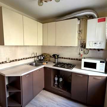 Сельських вул., 7