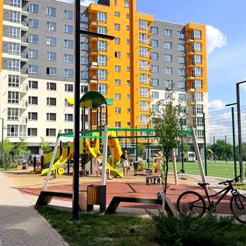 Привокзальна пл. (Героїв Сталінграду), 12