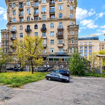 Лютеранська вул., 8