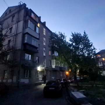 Будівельників вул., 26/8