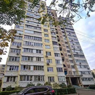 Героїв Дніпра вул., 36