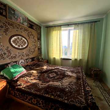 Тролейбусна вул., 9