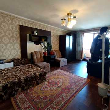 Богдана Хмельницького вул., 33