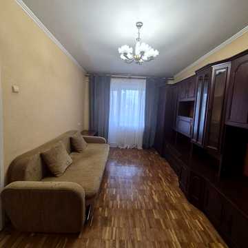 Привокзальна вул., 8/1