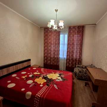 Композитора Лятошинського вул., 18