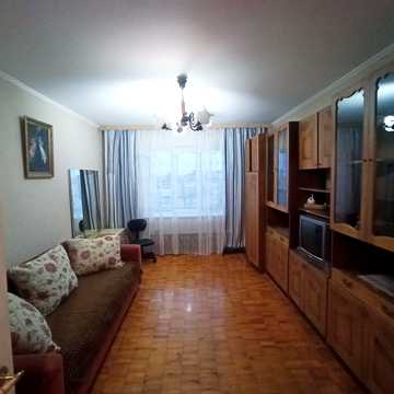 Володимира Висоцького бульв., 4