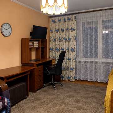 Івана Пулюя вул., 6
