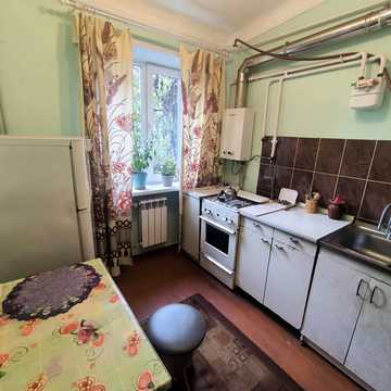 Ніжинська, 8