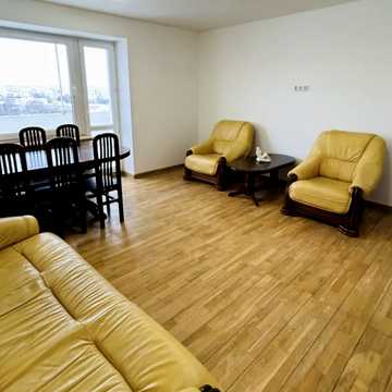 Соборності просп., 33