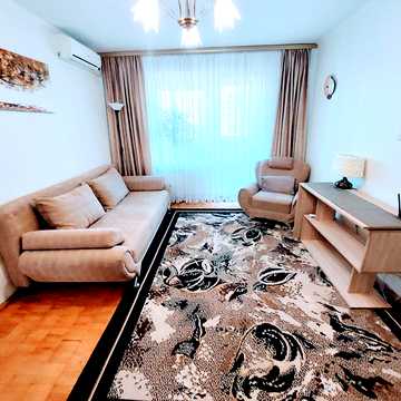 Автозаводська вул., 81