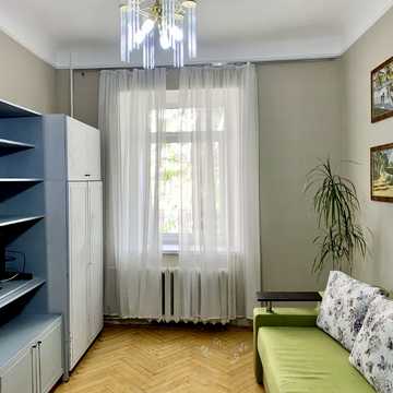 Круглоуніверситетська вул., 4