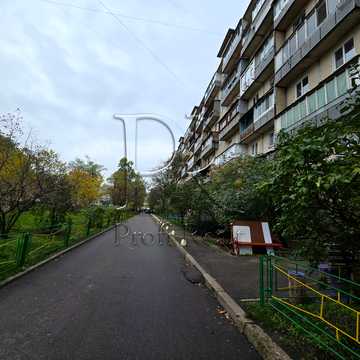 Йорданська вул. (Лайоша Гавро), 22