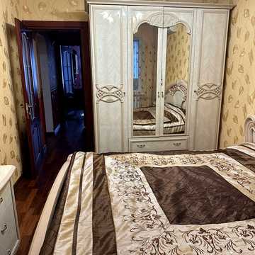 Героїв просп., 19