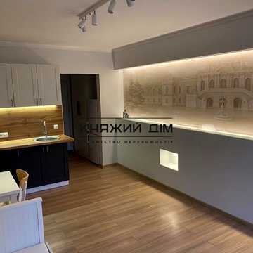 Федора Ернста вул., 12