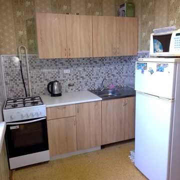 Райдужна вул., 45