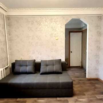 Йорданська вул. (Лайоша Гавро), 8